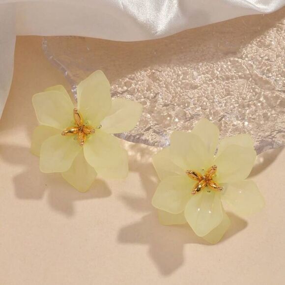 Elegant Yellow Flower Earrings A1244 - Picture 3 of 5